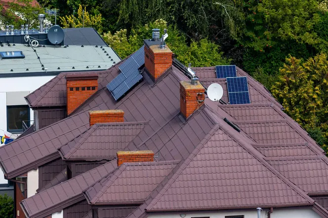 Gdzie umieścić moduły fotowoltaiczne? Najważniejsze wytyczne montażowe