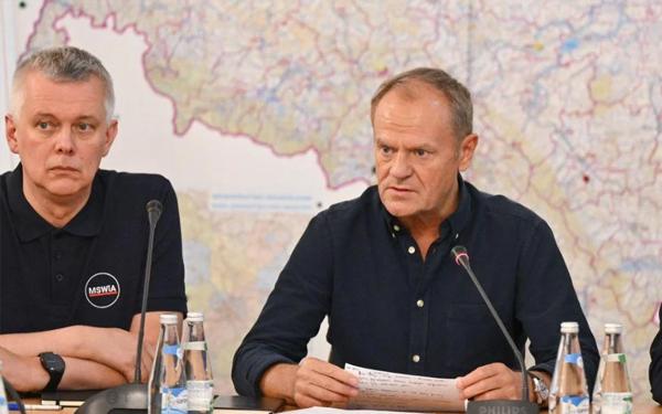 Premier Tusk: Będzie umorzenie kredytów dla powodzian!