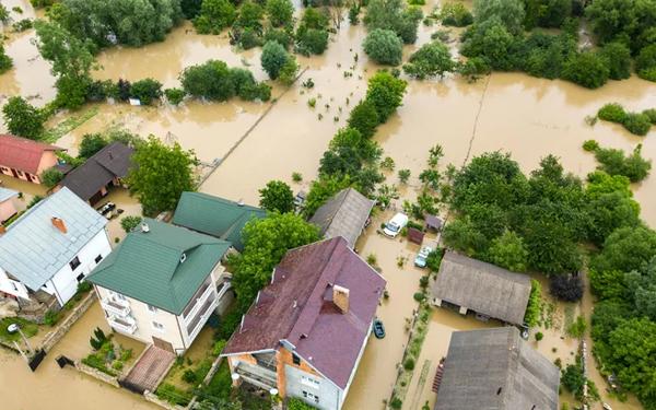 Jak sprawdzać stan domu po powodzi?