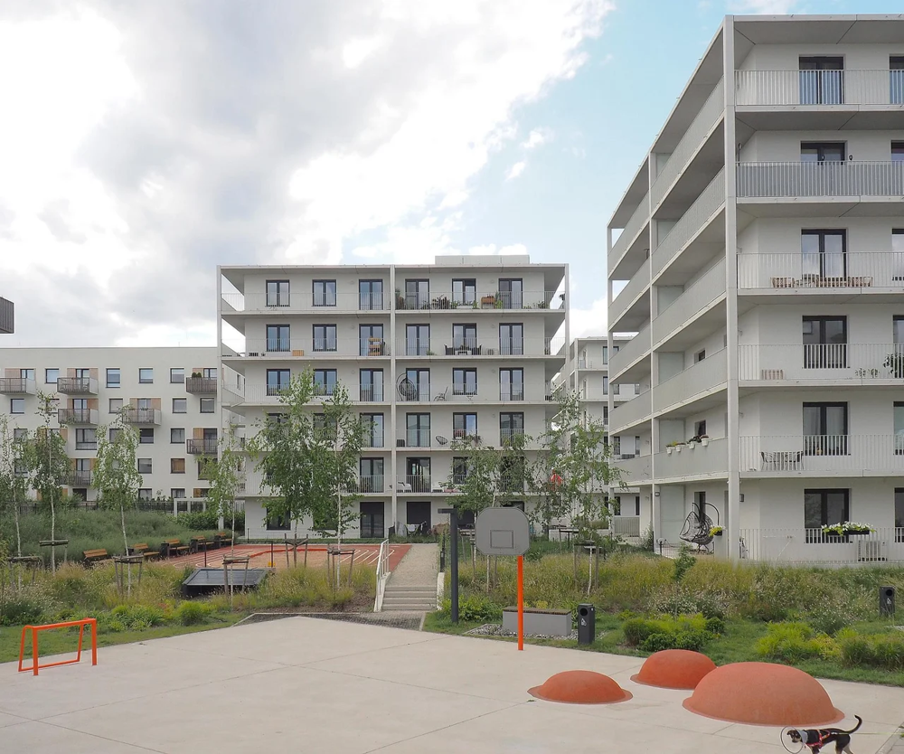 Zespół 3 punktowców na osiedlu Nowe Żerniki