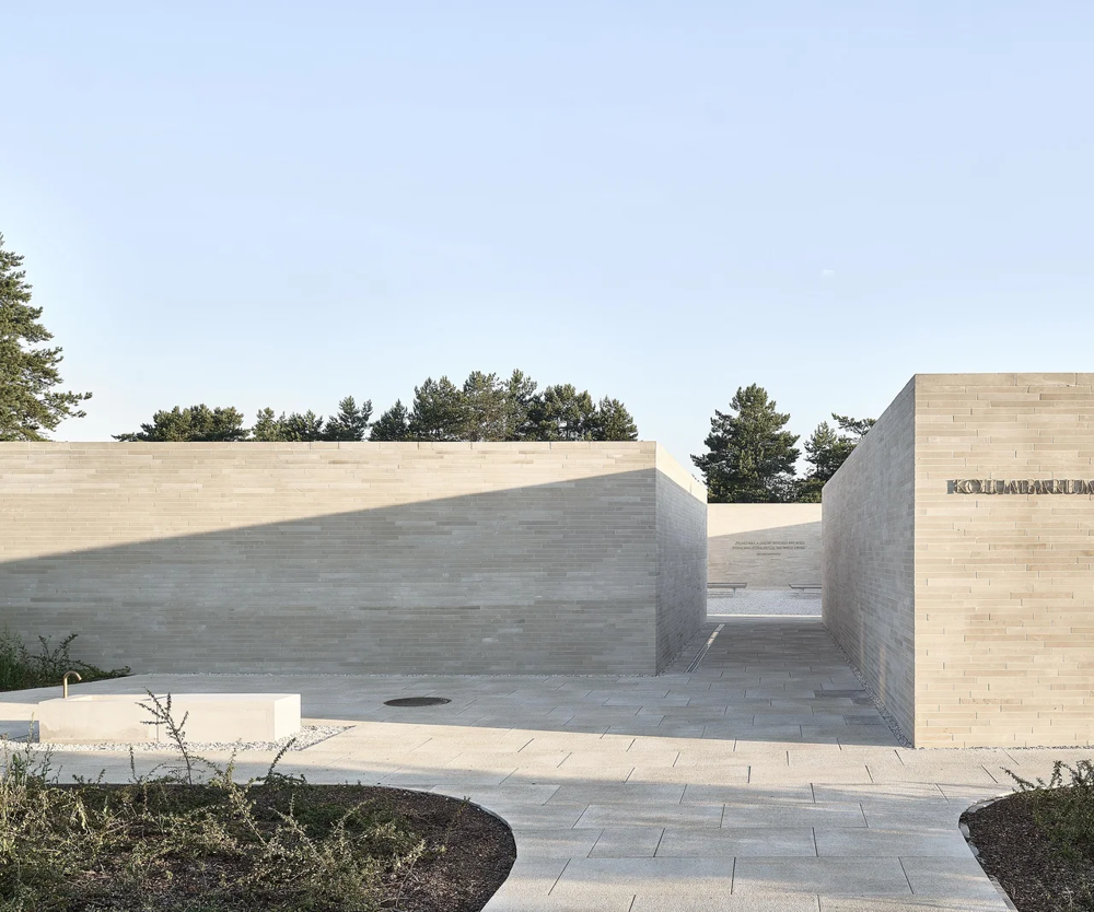 Zespół kolumbariów na Cmentarzu Komunalnym w Radomiu