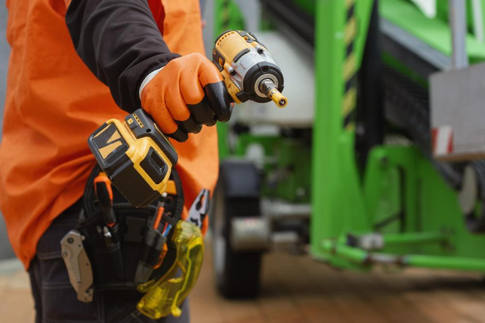 Profesjonalne narzędzia akumulatorowe. Do jakich prac sprawdzą się najlepiej?