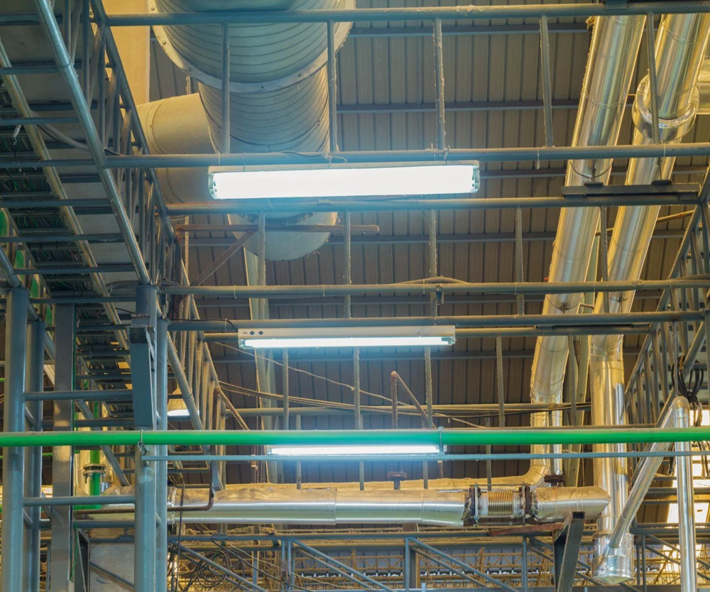 Oprawy oświetleniowe przeznaczone do pracy w trudnych warunkach