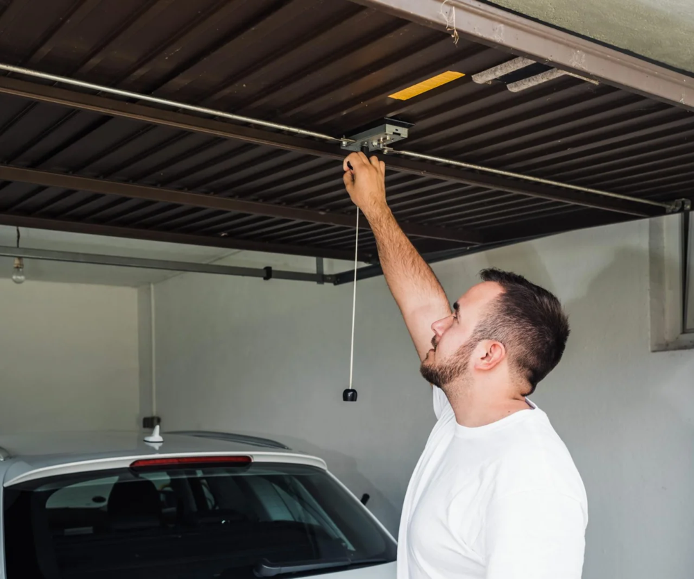 Awaryjne systemy otwierania bram – jak działają poszczególne mechanizmy?