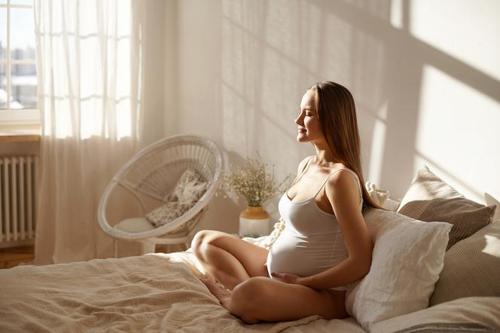 W ciąży bardziej niż kiedykolwiek masz prawo się rozpieszczać i o siebie dbać zdjęcie